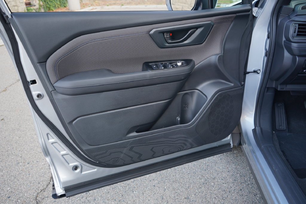 New 2026 ICE SILVER METALLIC Subaru Premium Hybrid image 11