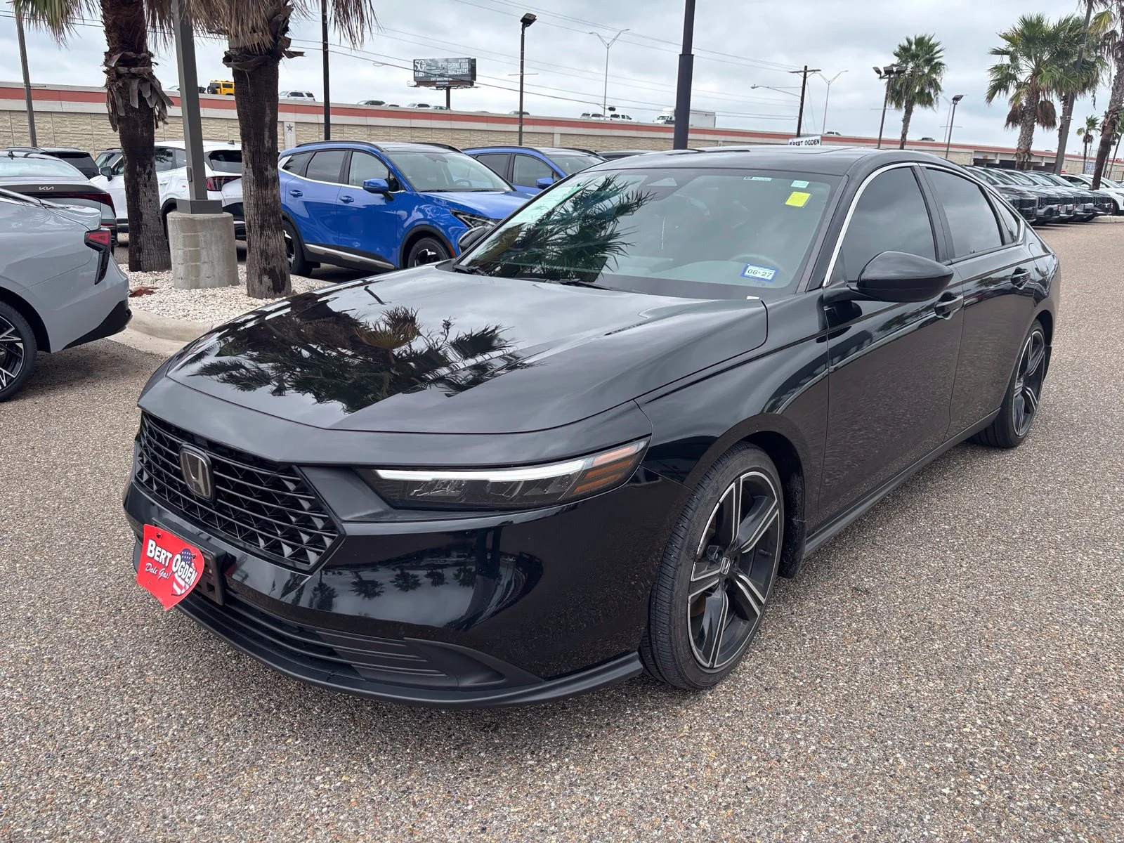 Used 2024  Honda Sport image 3