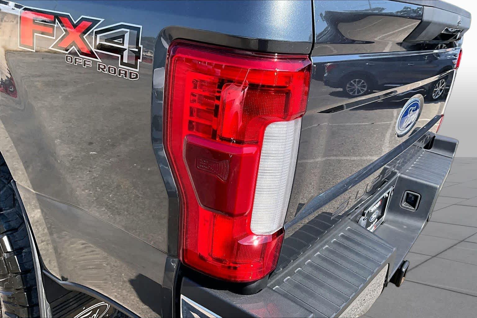 Used 2019 Magnetic Ford LARIAT image 28