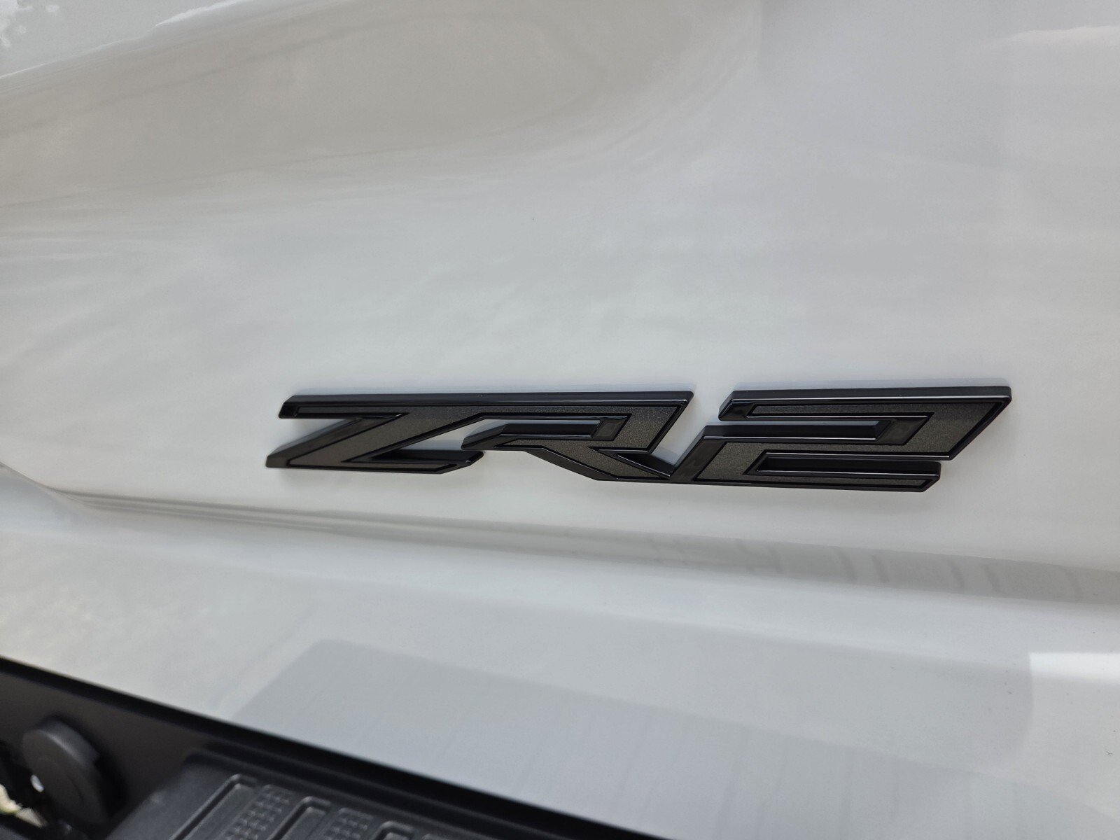 New 2026 Summit White Chevrolet ZR2 image 18