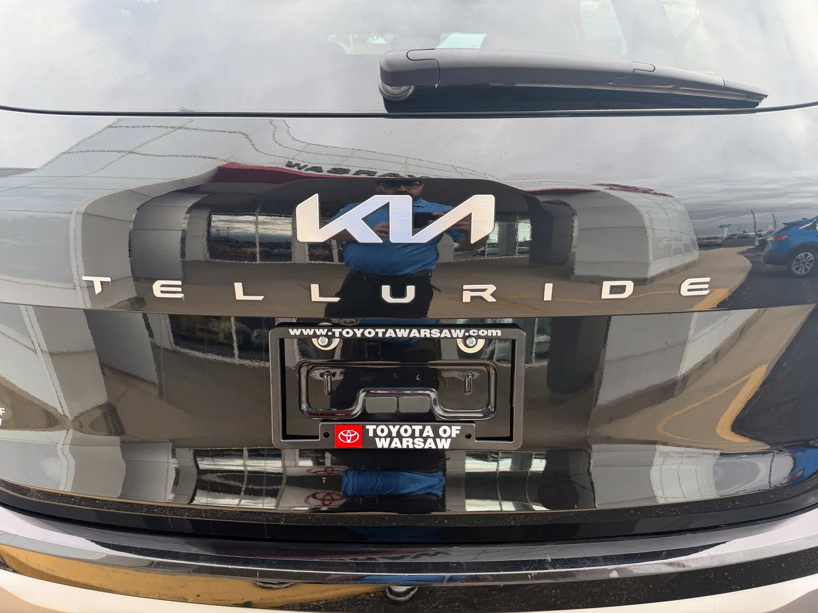 Used 2025 Black Kia S image 24