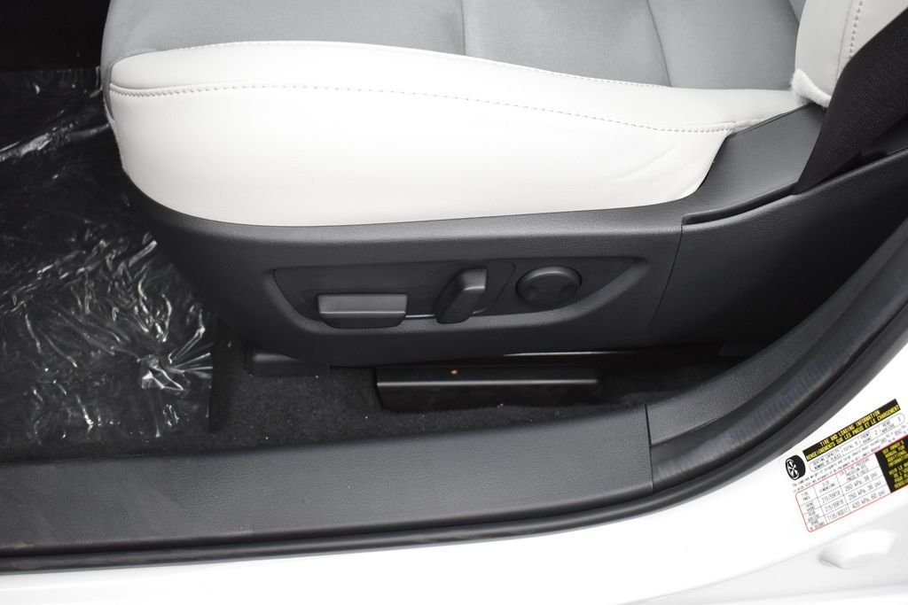 New 2026 Snowflake White Pearl Mazda 2.5 Turbo Aire Edition AWD image 8