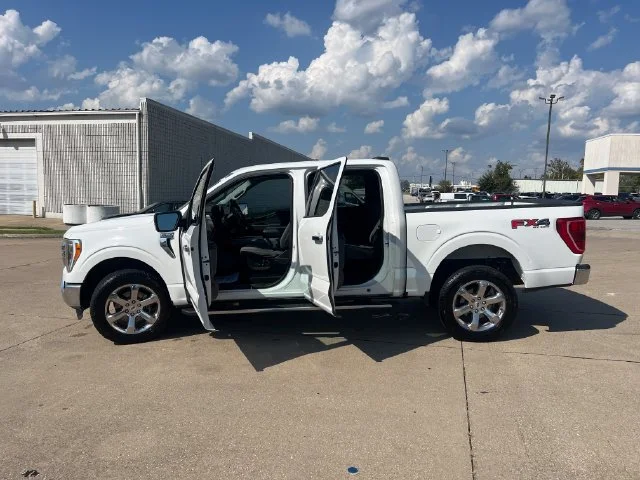 Used 2021 White Ford XLT image 4