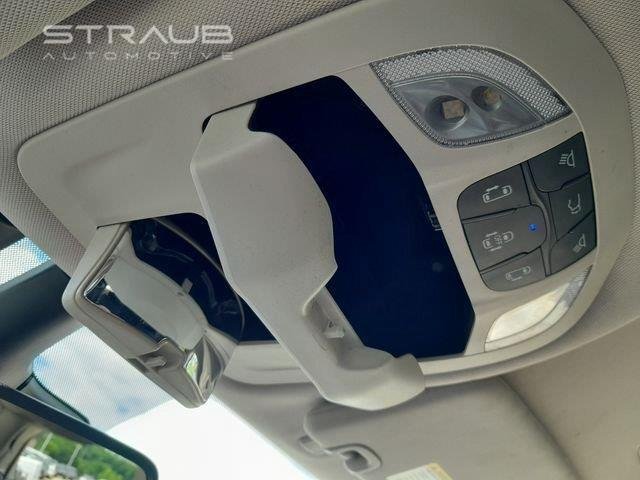 Used 2022 Brilliant Black Crystal Pearlcoat Chrysler Touring L image 27