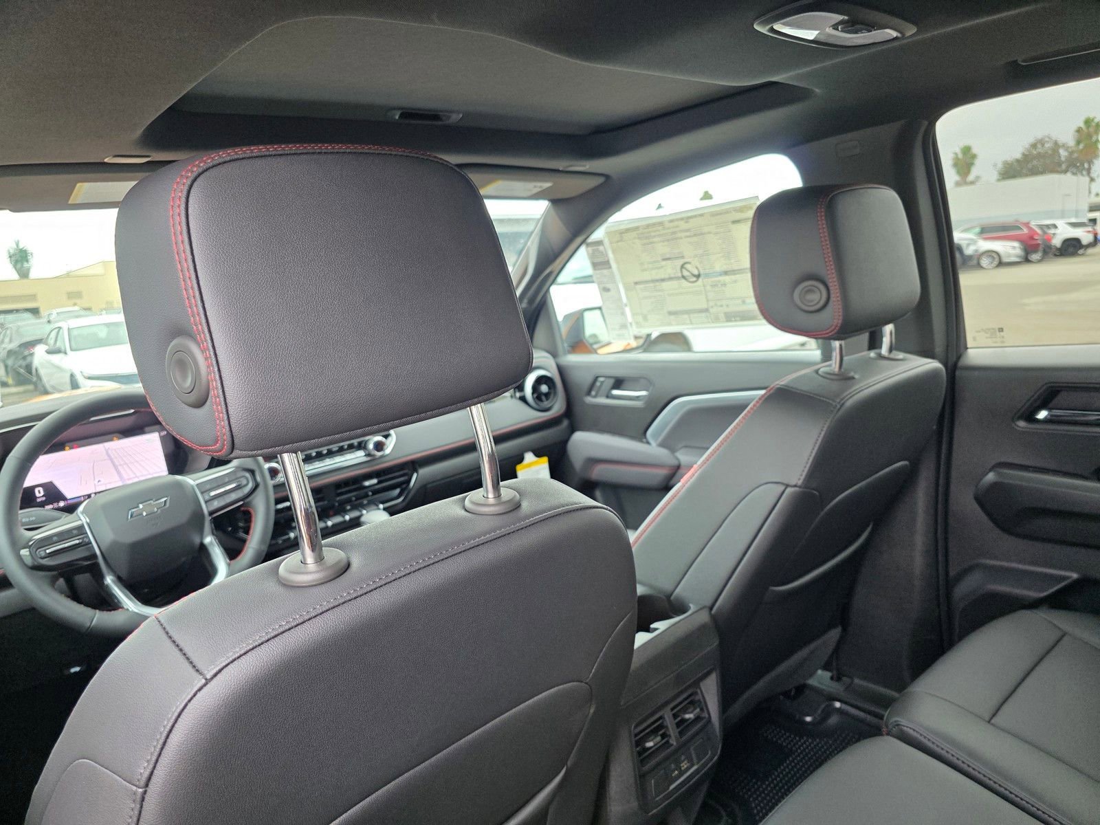 2025 Chevrolet Colorado Z71 - Photo 17