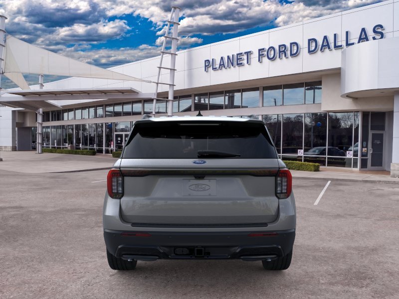 New 2026 Carbonized Gray Metallic Ford ST-Line image 5