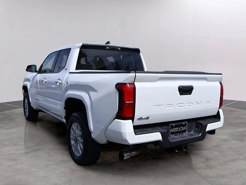 2024 Toyota Tacoma SR5 - Photo 7