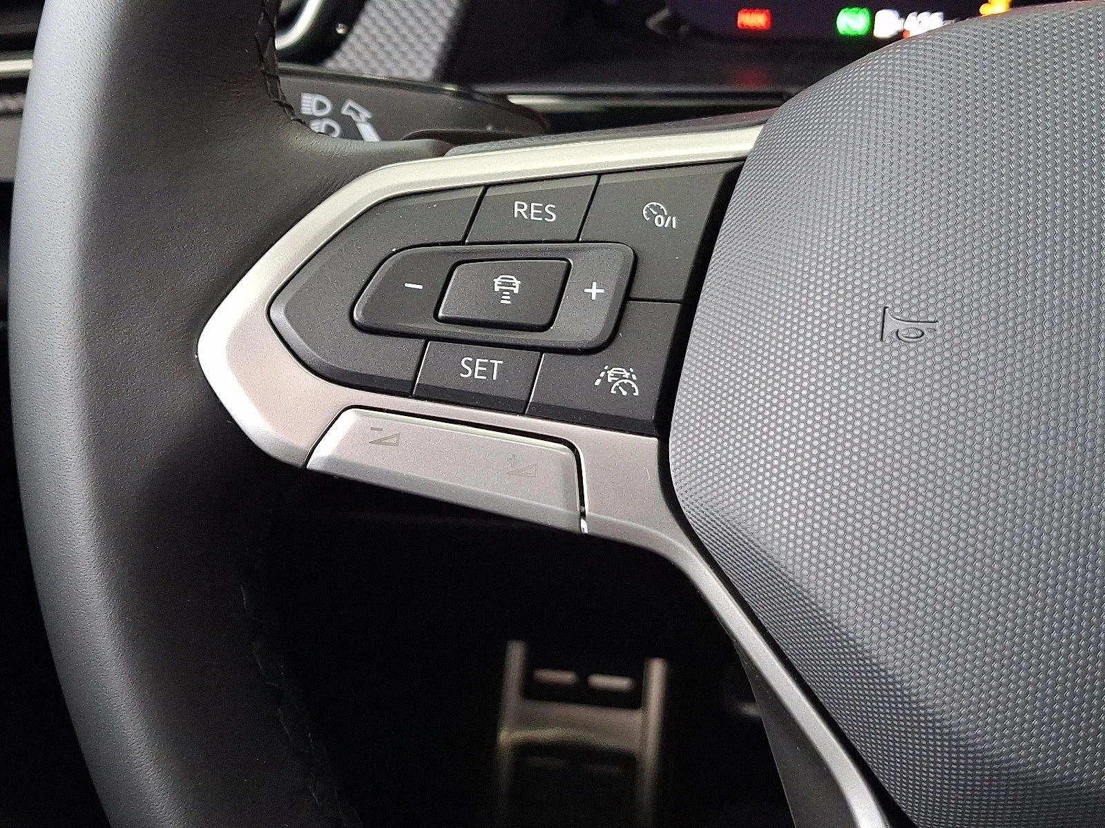2026 Volkswagen Atlas Cross Sport SEL Premium R-LINE - Photo 17