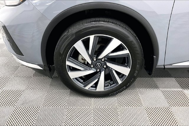 Used 2023 Boulder Gray Pearl Nissan SL image 10