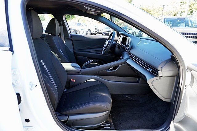 Used 2026 White Hyundai SEL Sport image 10