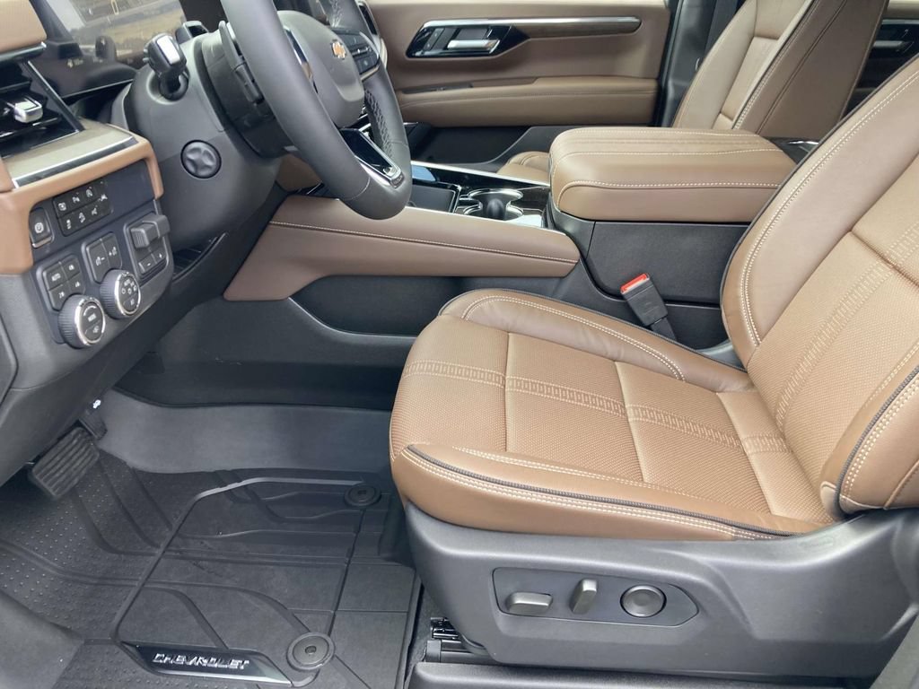New 2026 Polar White Tricoat Chevrolet High Country image 17