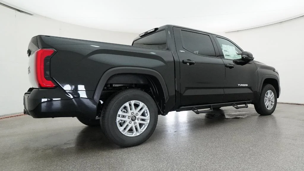 New 2026 Midnight Black Metallic Toyota SR5 image 32