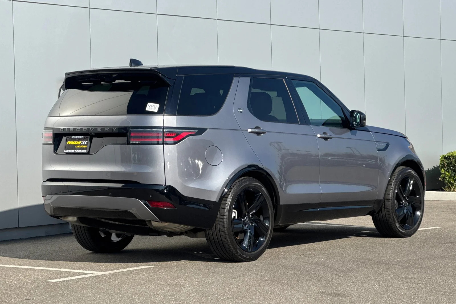 Certified Used 2025 Gray Land Rover Dynamic SE image 5