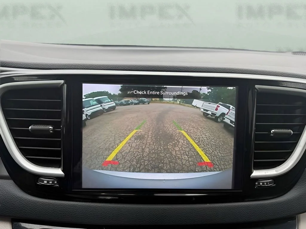 Used 2023 Silver Chrysler LX image 16