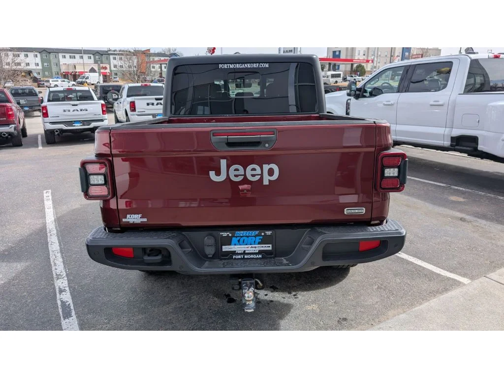 Used 2021 Snazzberry Pearlcoat Jeep Overland image 7