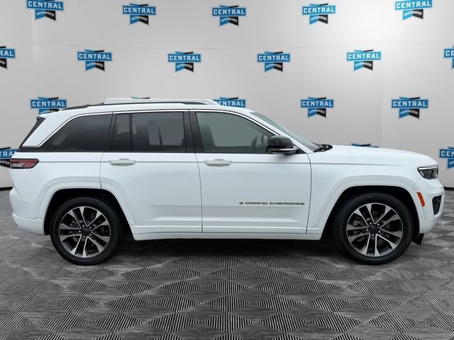 Used 2022 White Jeep Overland 4xe image 7