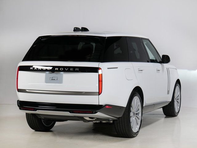 New 2026 Fuji White Land Rover SE image 2