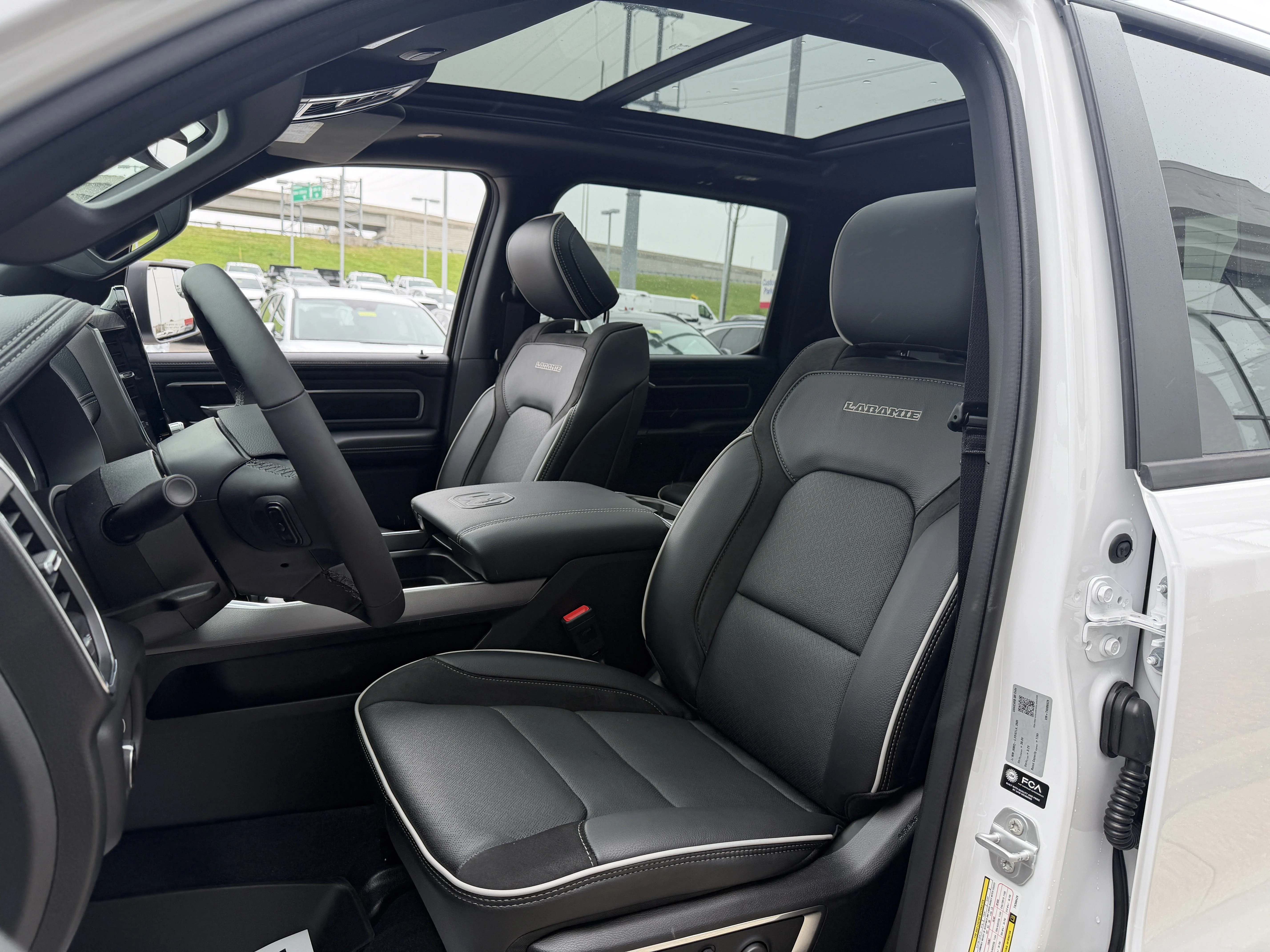 New 2026 Bright White Clear-Coat Exterior Paint RAM Laramie image 37