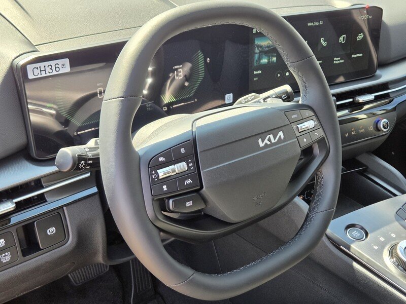 New 2027 Gravity Gray Kia LX image 10