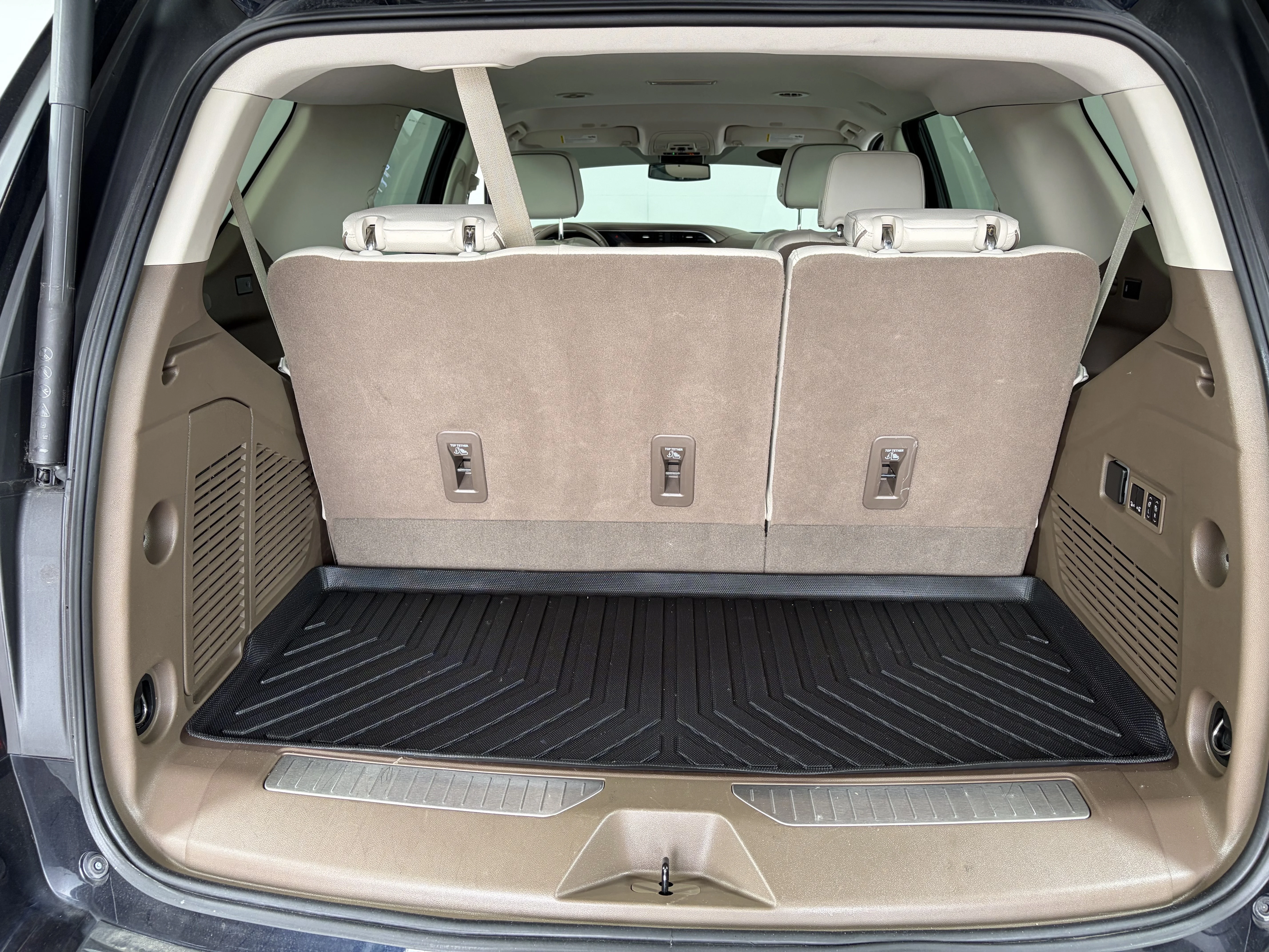 Used 2023 Midnight Blue Metallic GMC Denali image 13