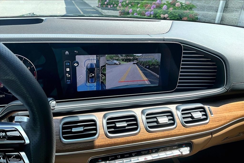 Certified Used 2026 Green Mercedes-Benz GLS 580 image 23