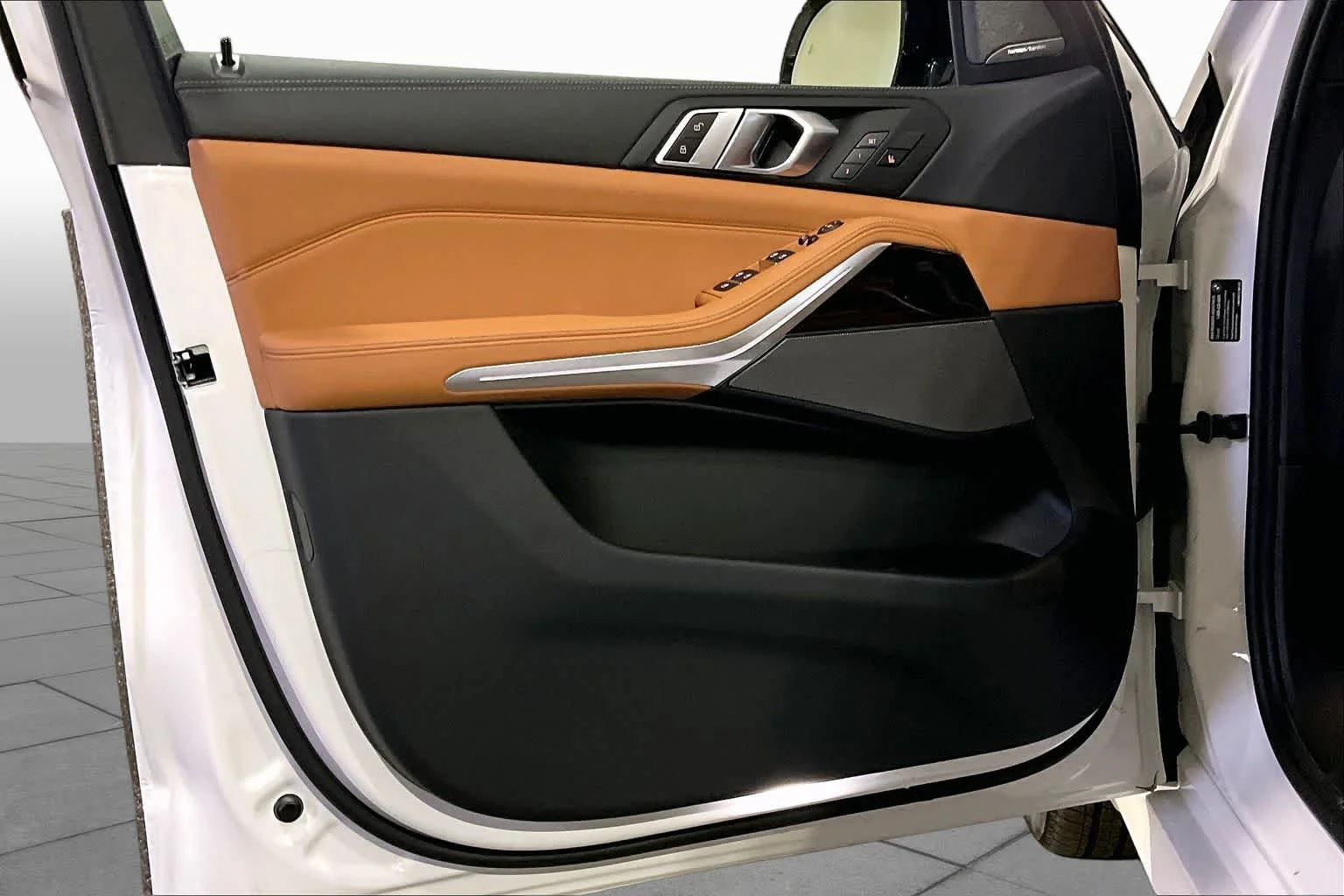 New 2026 Alpine White BMW M60i image 11
