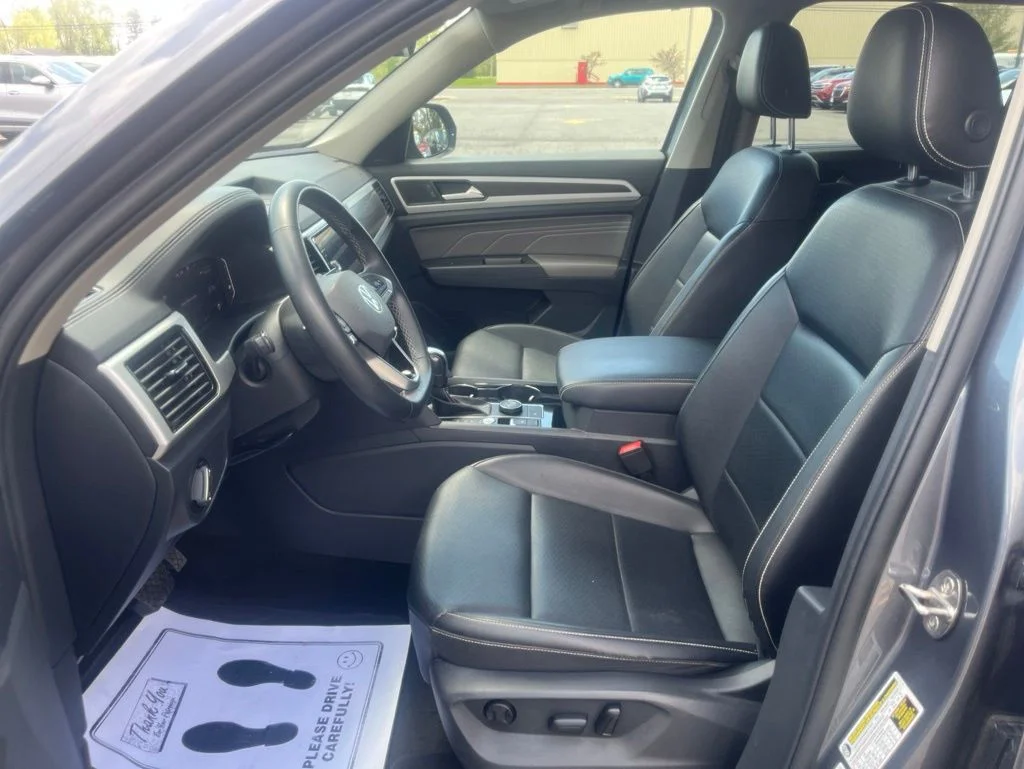 Used 2022 Gray Volkswagen 2.0T SE w/Technology image 10
