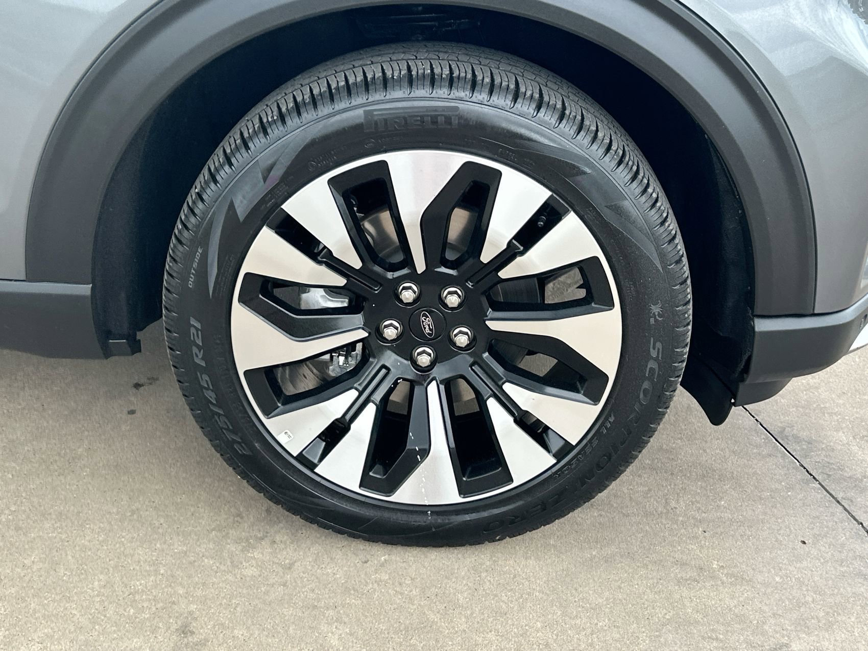 Used 2025 Gray Metallic Ford Platinum image 10