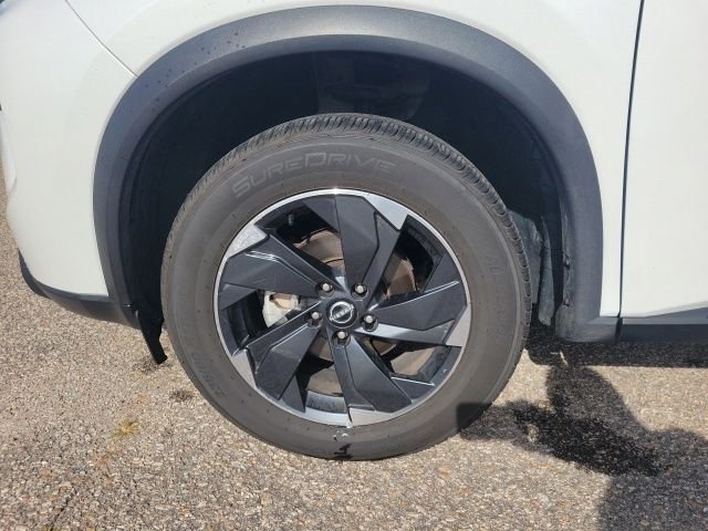 Used 2025 White Nissan SV image 24