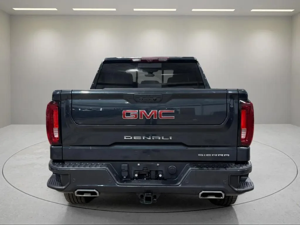 Used 2021 Green GMC Denali image 5