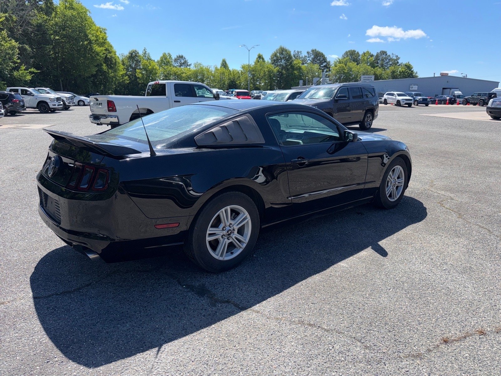 Used 2013 Black Ford V6 image 6