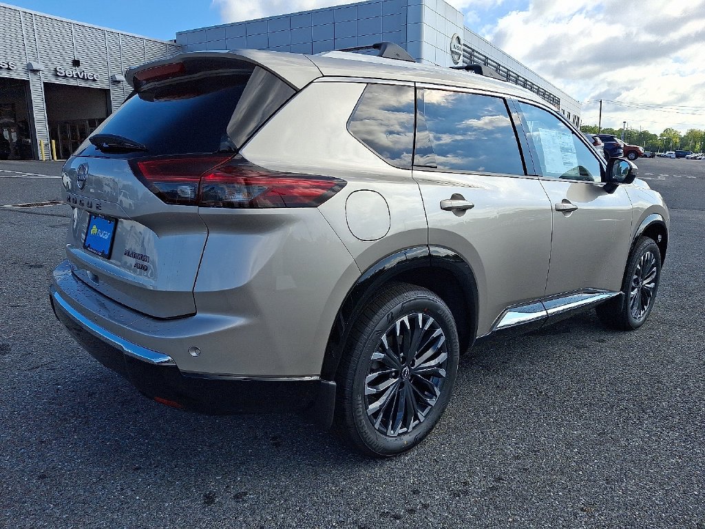 New 2026 Champagne Silver Metallic Nissan Platinum image 4