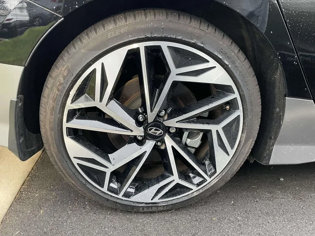 Certified Used 2024 Onyx Black Hyundai SEL image 5