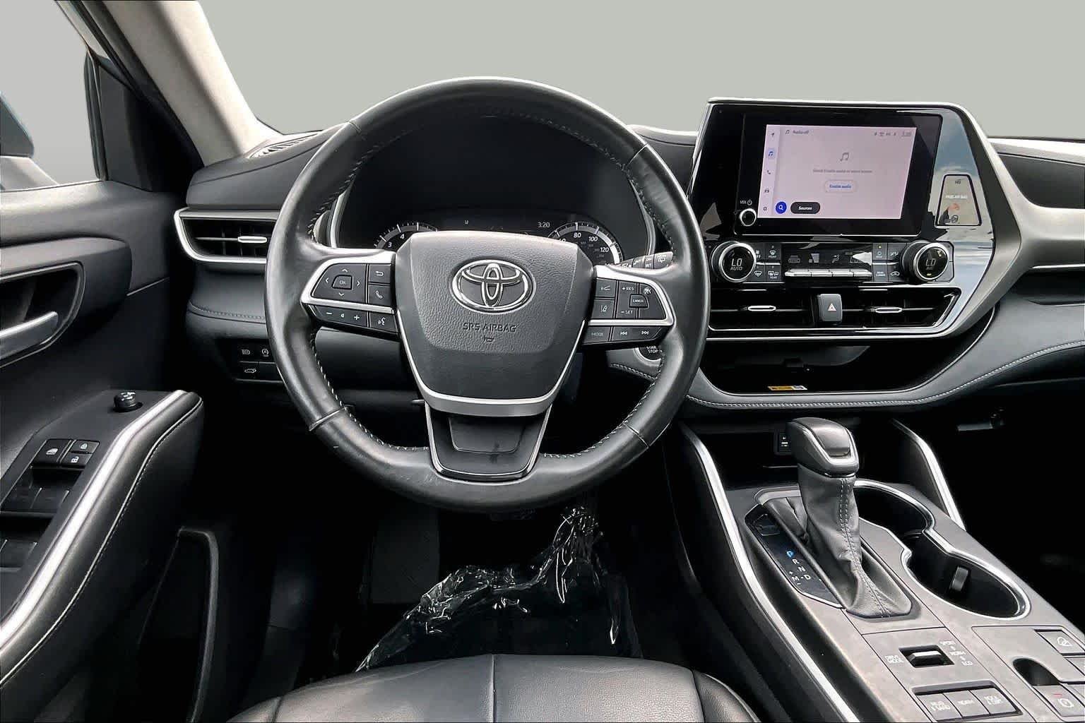 Used 2024 Moon Dust Toyota XLE image 6