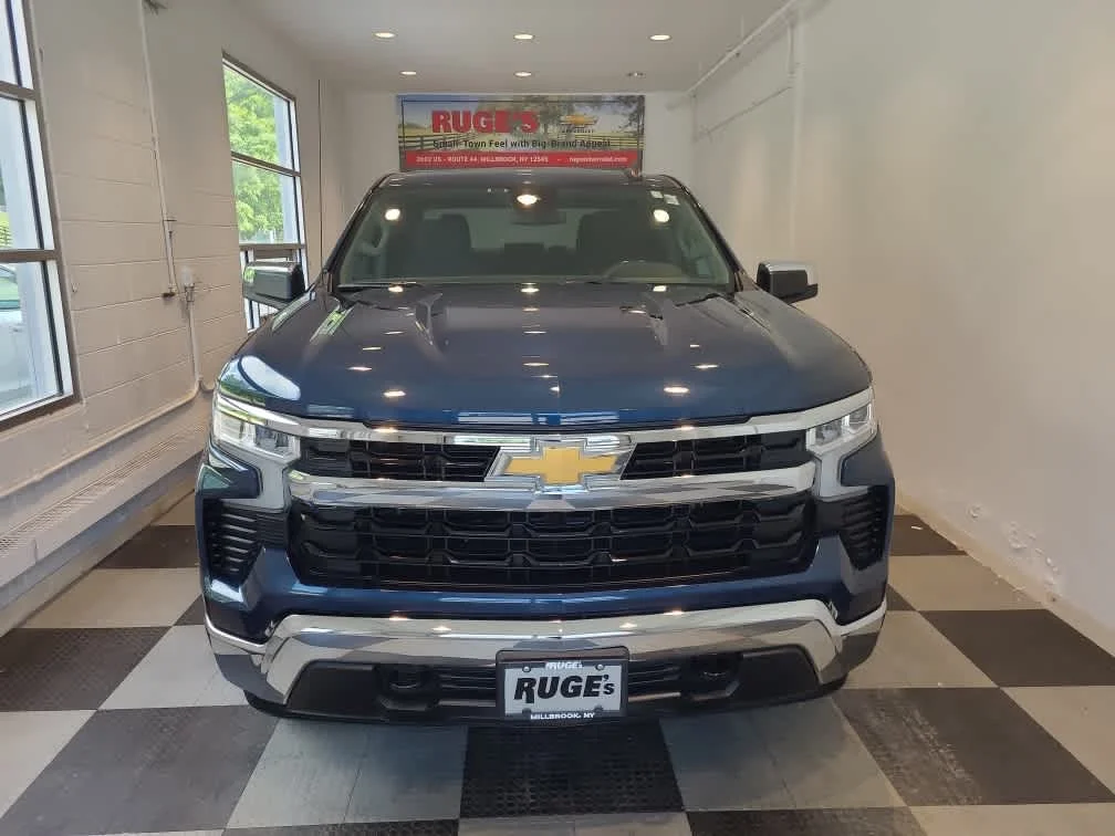 Used 2022 Northsky Blue Metallic Chevrolet LT image 6