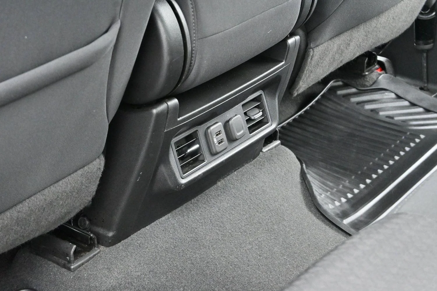 Used 2022 Cardinal Red GMC SLE image 28