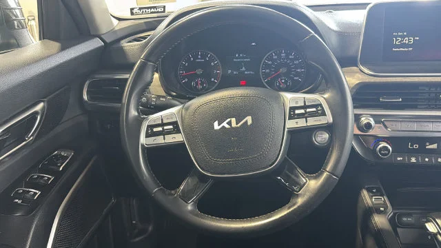 Used 2022 Green Kia EX image 21