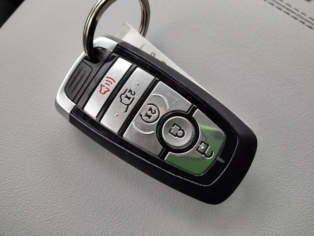 Used 2025 Star White Ford Platinum image 25