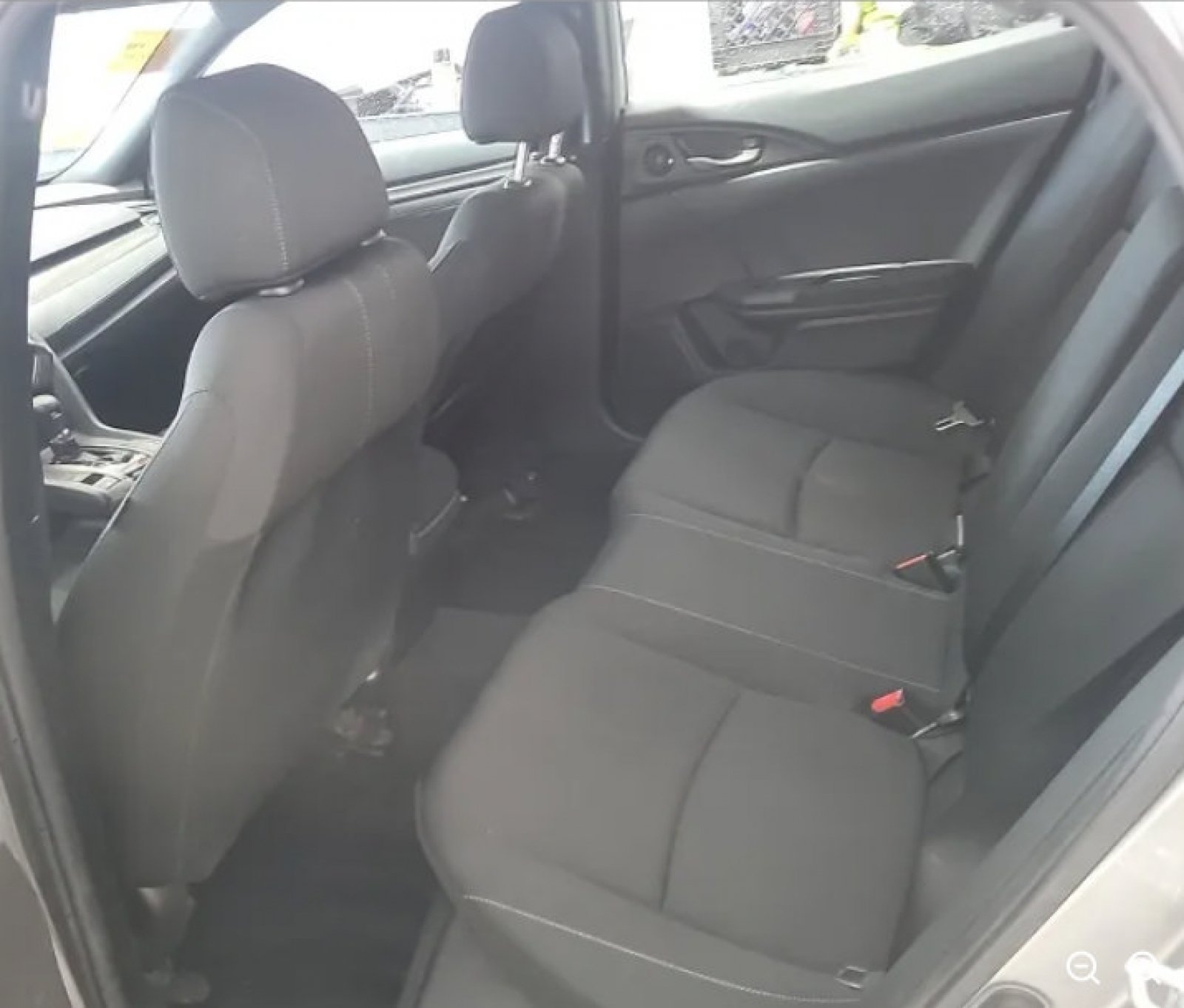Used 2018 Lunar Silver Metallic Honda EX image 8