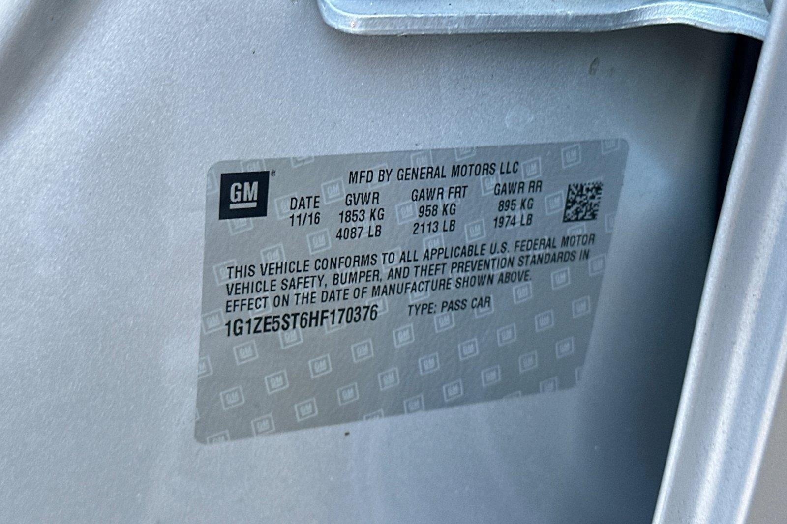Used 2017 Silver Ice Metallic Chevrolet LT image 28