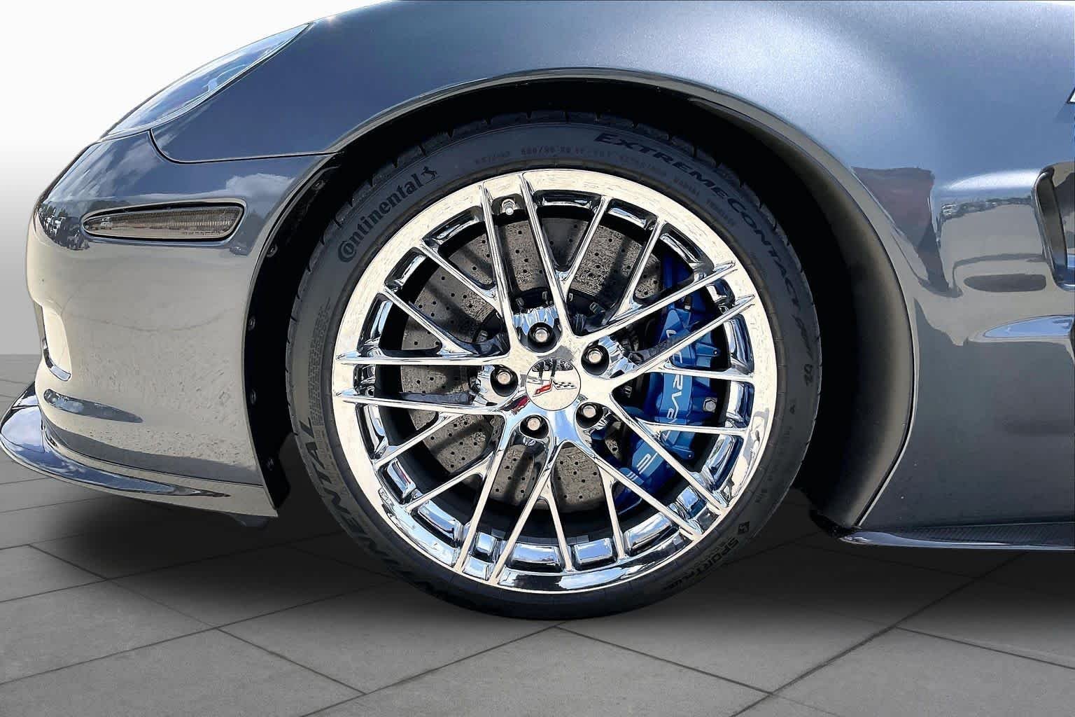 Used 2009 Cyber Gray Metallic Chevrolet ZR1 w/3ZR image 10
