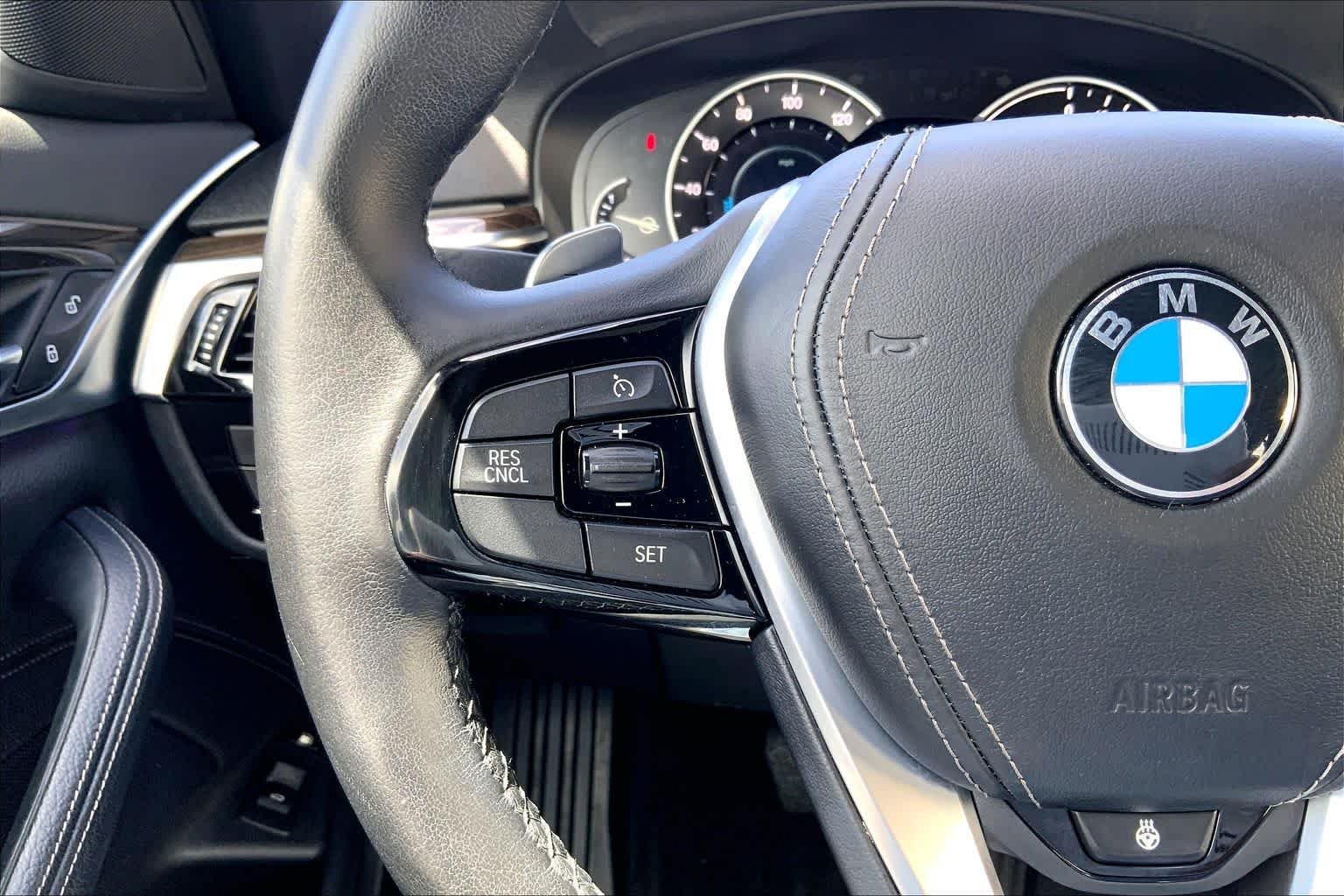 Used 2018 Black Sapphire Metallic BMW 530e xDrive iPerformance image 22