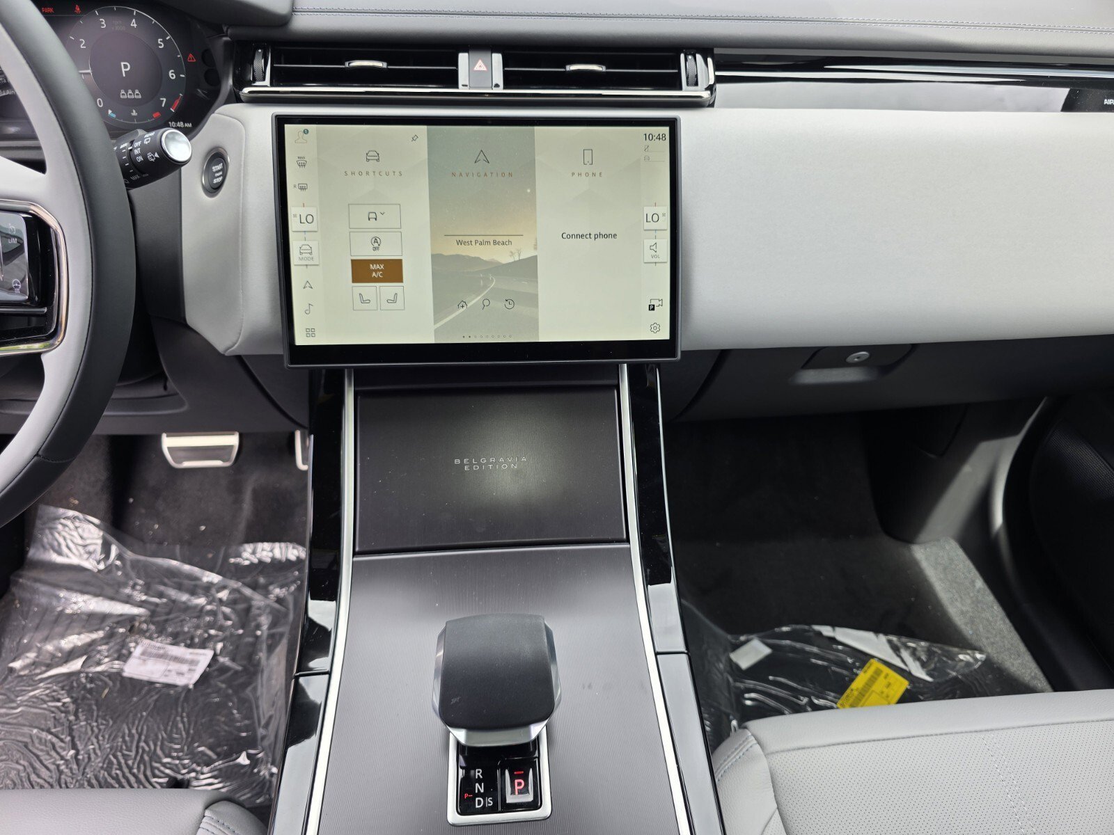 Used 2026 Fuji White Land Rover P250 Belgravia Edition image 17