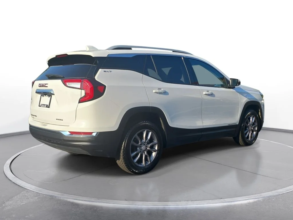 Used 2024 White GMC SLT image 5
