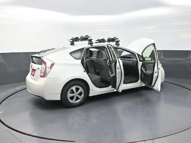 Used 2013 White Toyota Two image 45