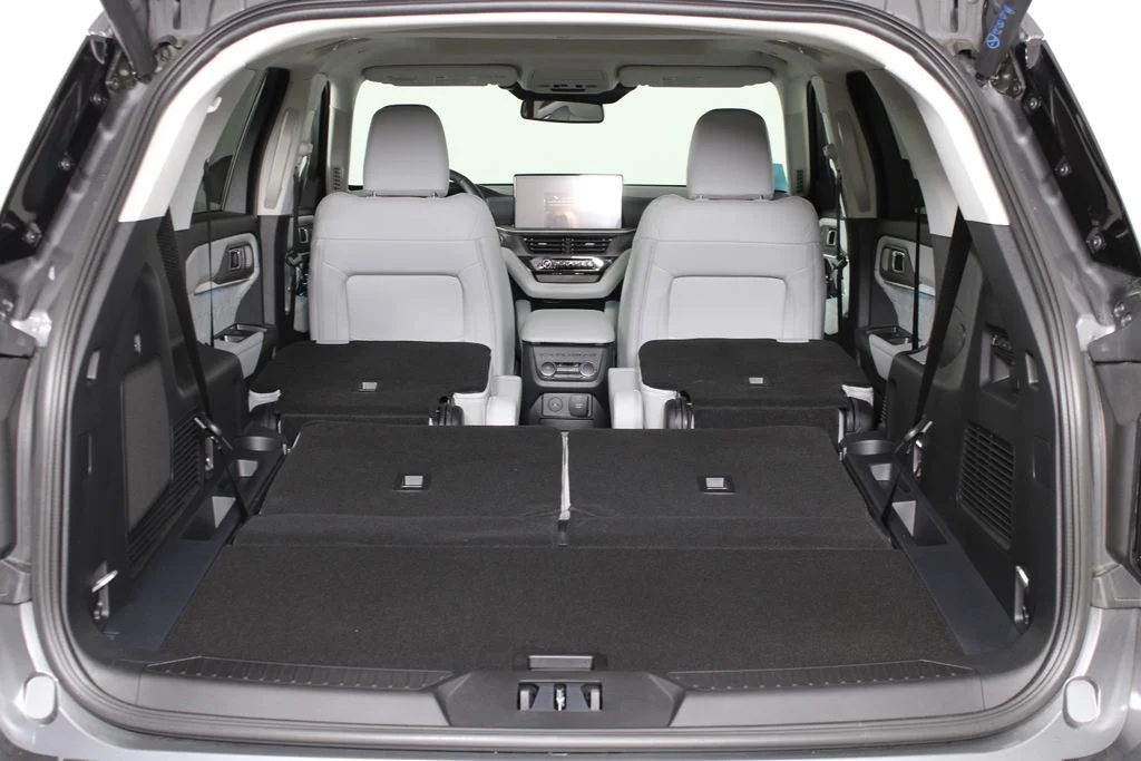 2026 Ford Explorer Platinum - Photo 9