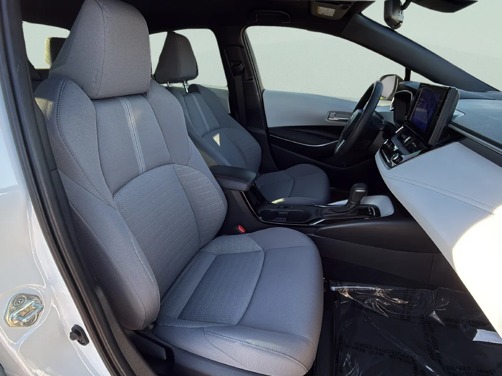 Used 2023 Ice Toyota SE image 21