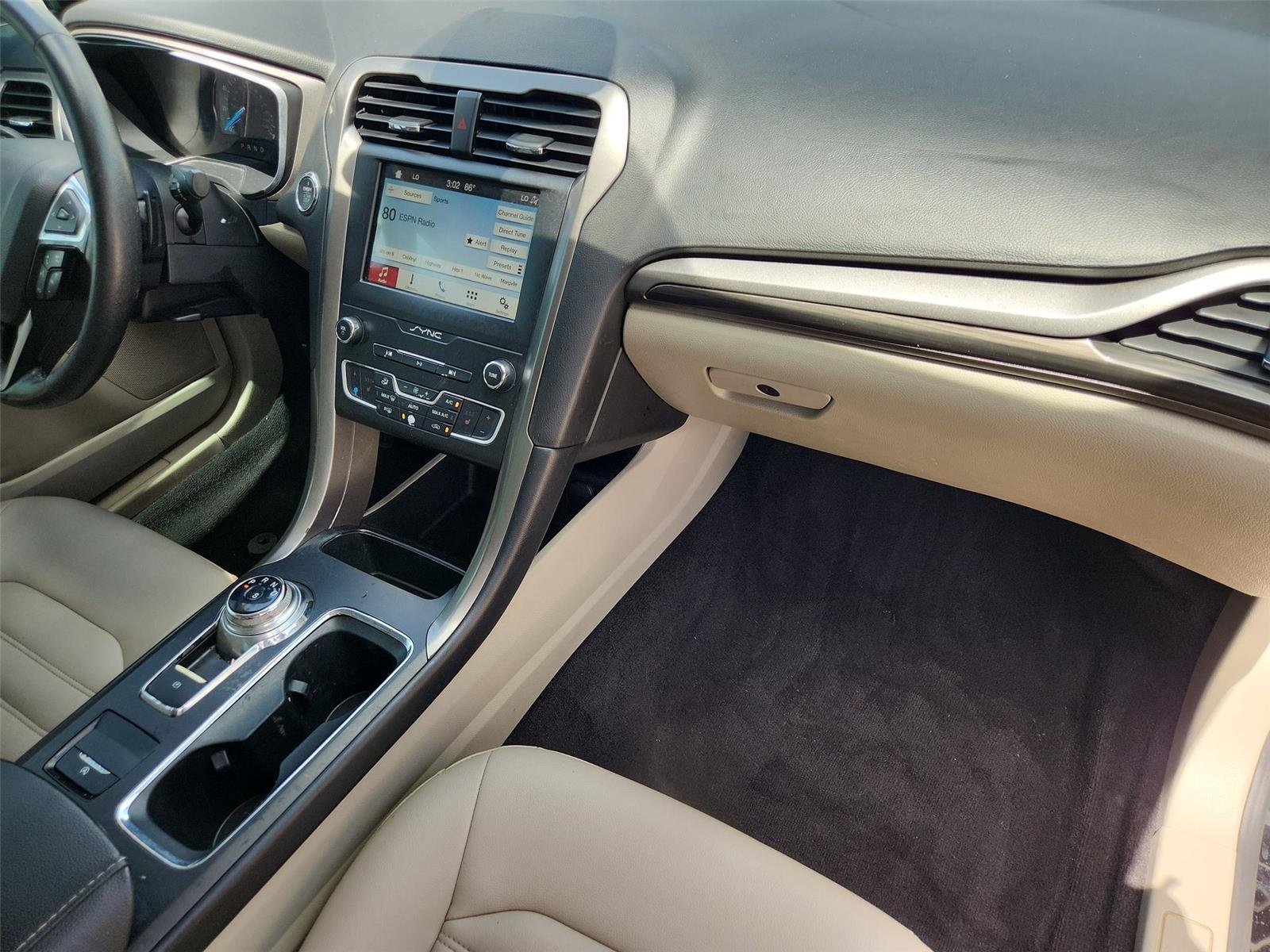 Used 2019 Black Ford SEL image 27