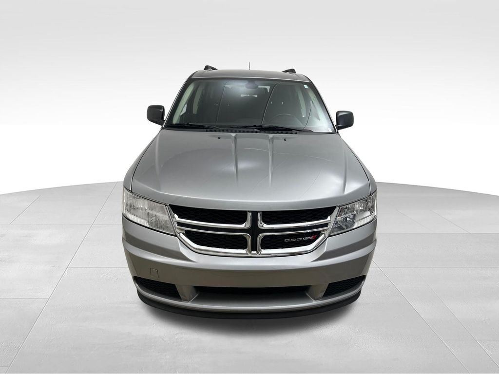 Used 2020 Silver Dodge SE image 8