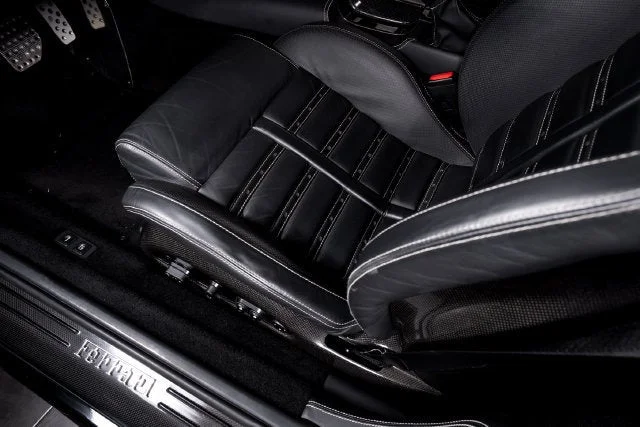 Used 2010 Nero Ferrari  image 25